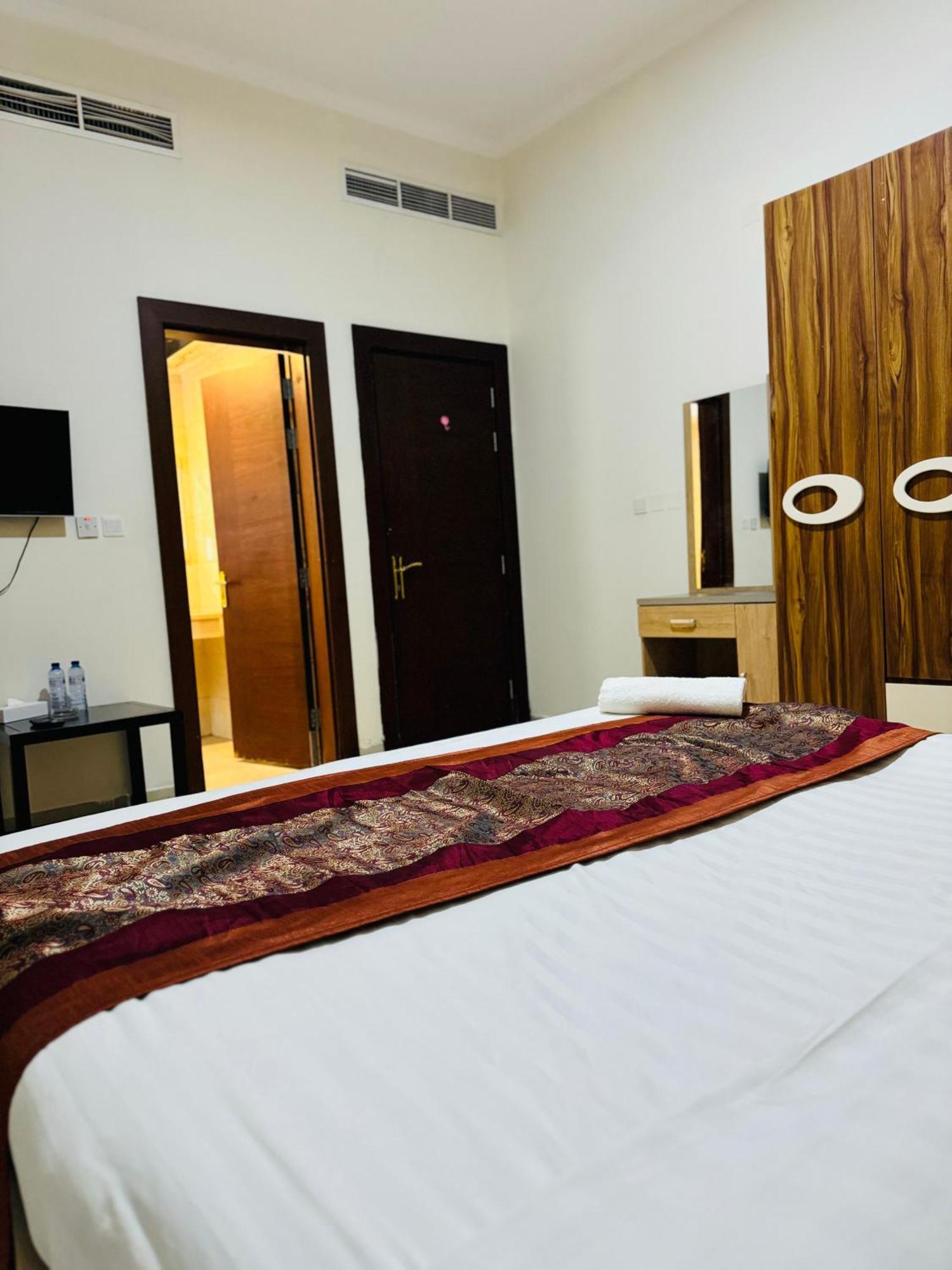 Al Hayat Suites Apartment 마나마 외부 사진