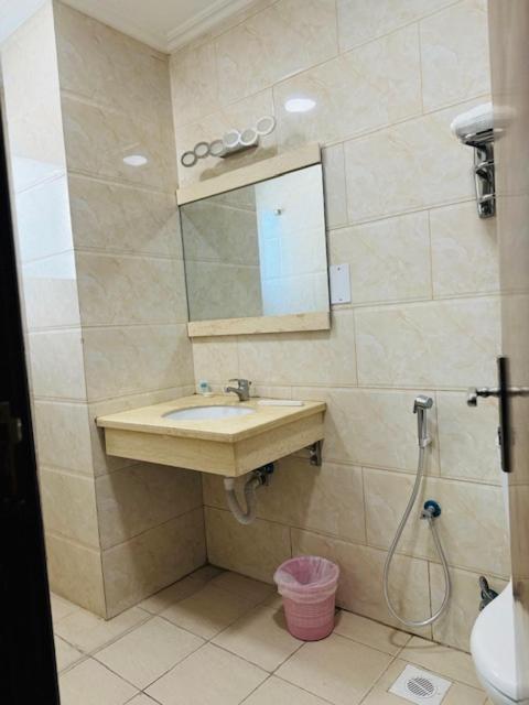 Al Hayat Suites Apartment 마나마 외부 사진